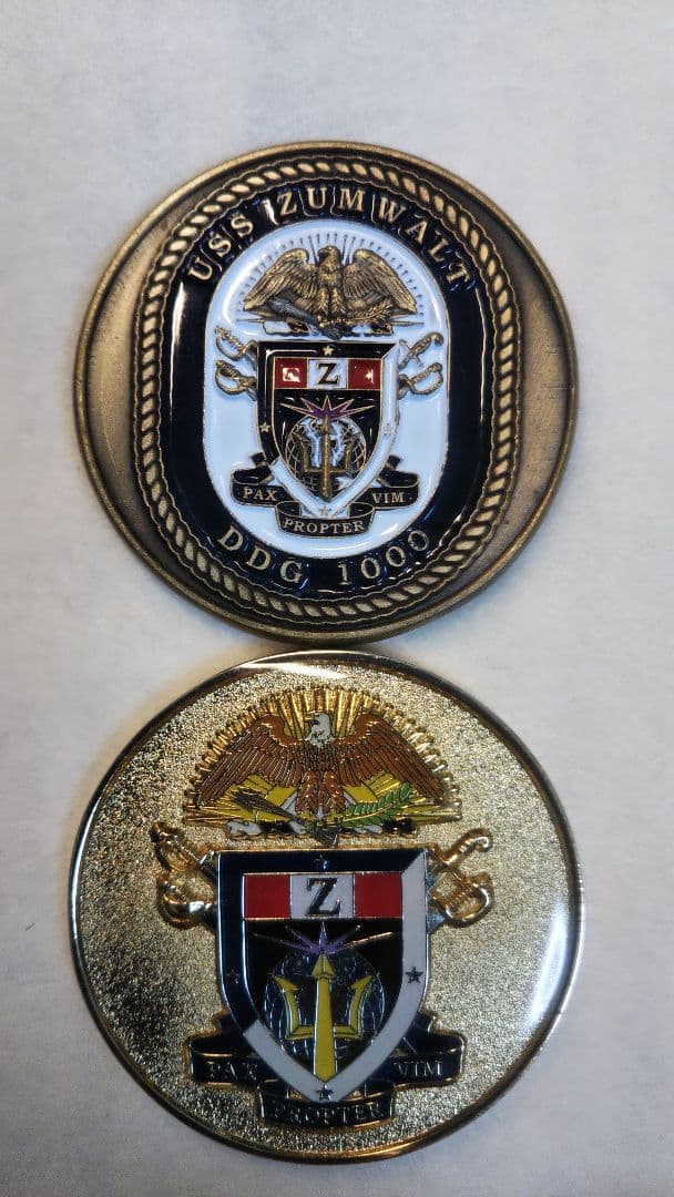 米海軍　ミサイル駆逐艦DDG1000　ズムウォルト　チャレンジ2枚