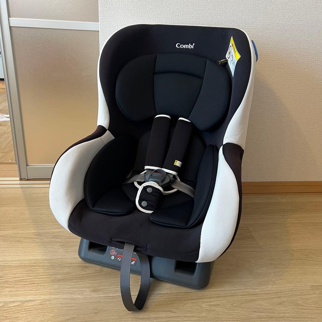 【美品】コンビ　ウィゴー　チャイルドシート 新生児から　リクライニング可能