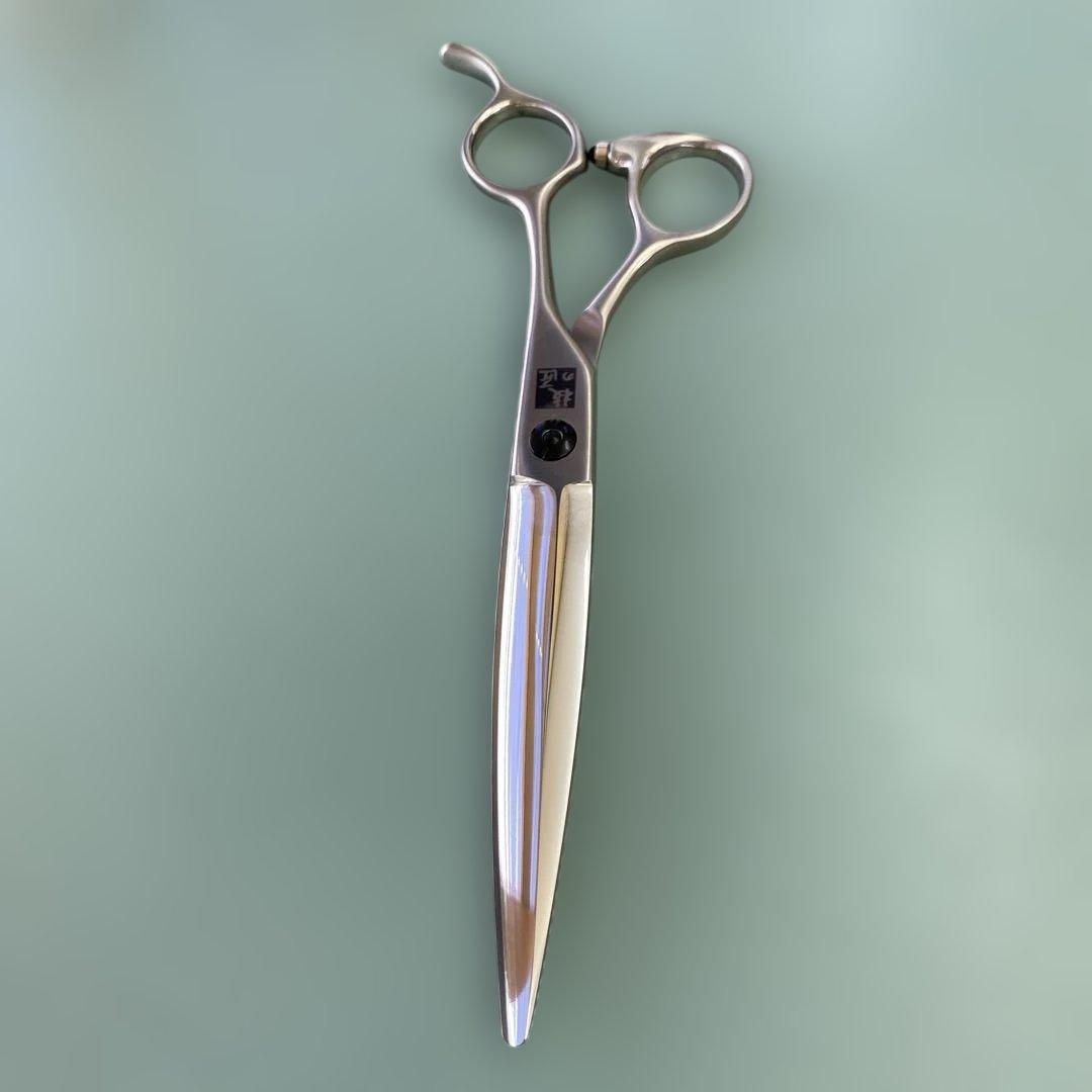 仕上がりを格上げする、匠の7インチ剣刄シザー パワフルな切れ! 新品