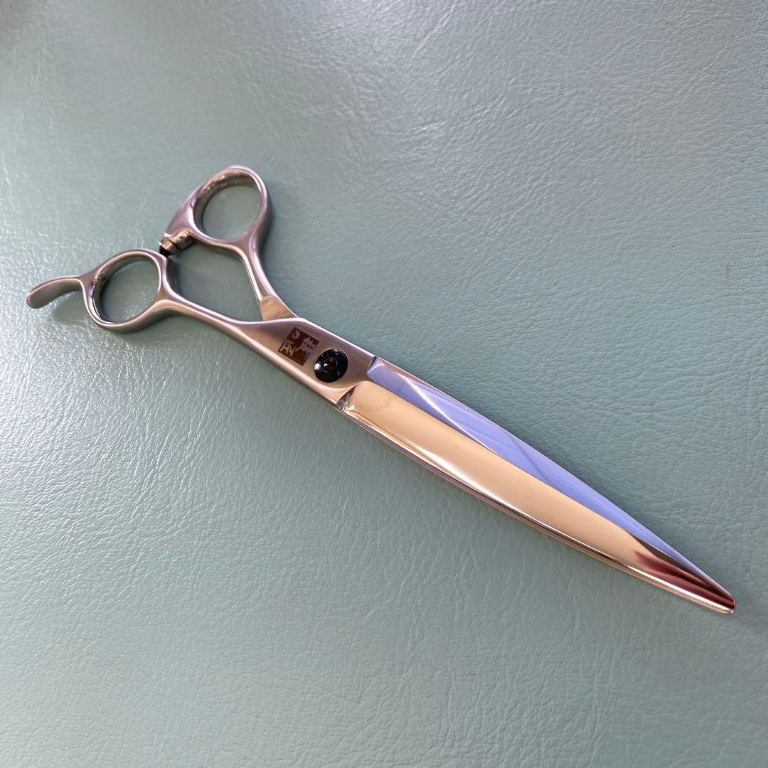 仕上がりを格上げする、匠の7インチ剣刄シザー パワフルな切れ! 新品