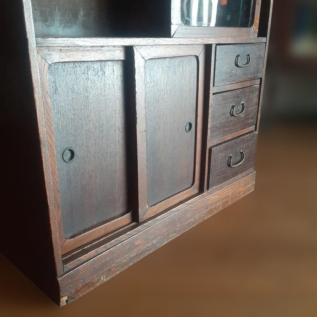 茶箪笥　木製箪笥 ガラス扉 彫刻装飾付き　昭和レトロ