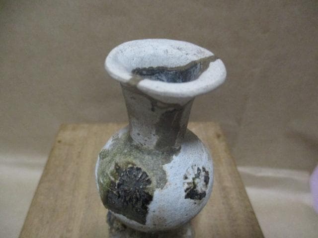 古瀬戸印花仏花瓶　I32-2