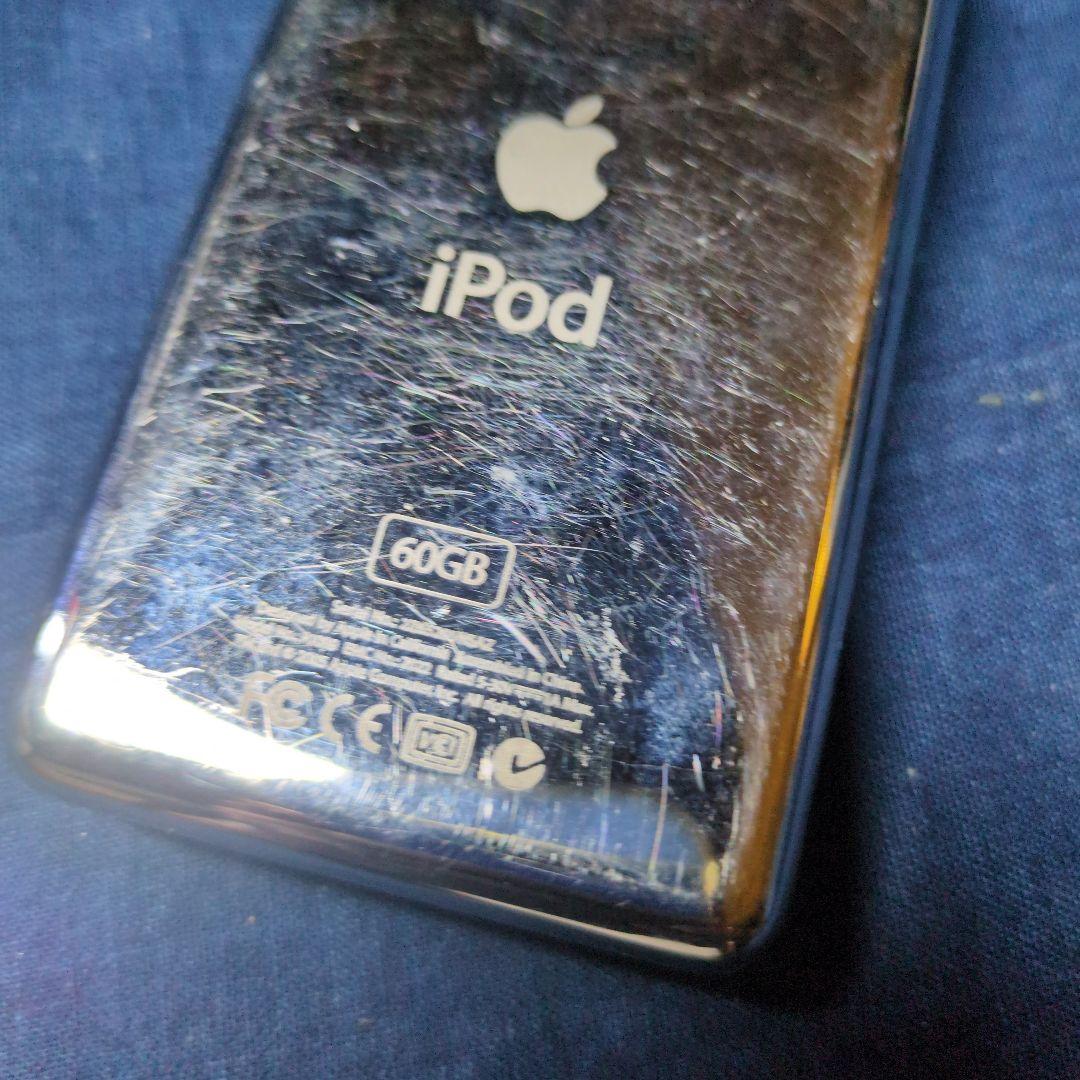 動作品　iPod Classic　60GB A1099　カラー液晶　白と金属