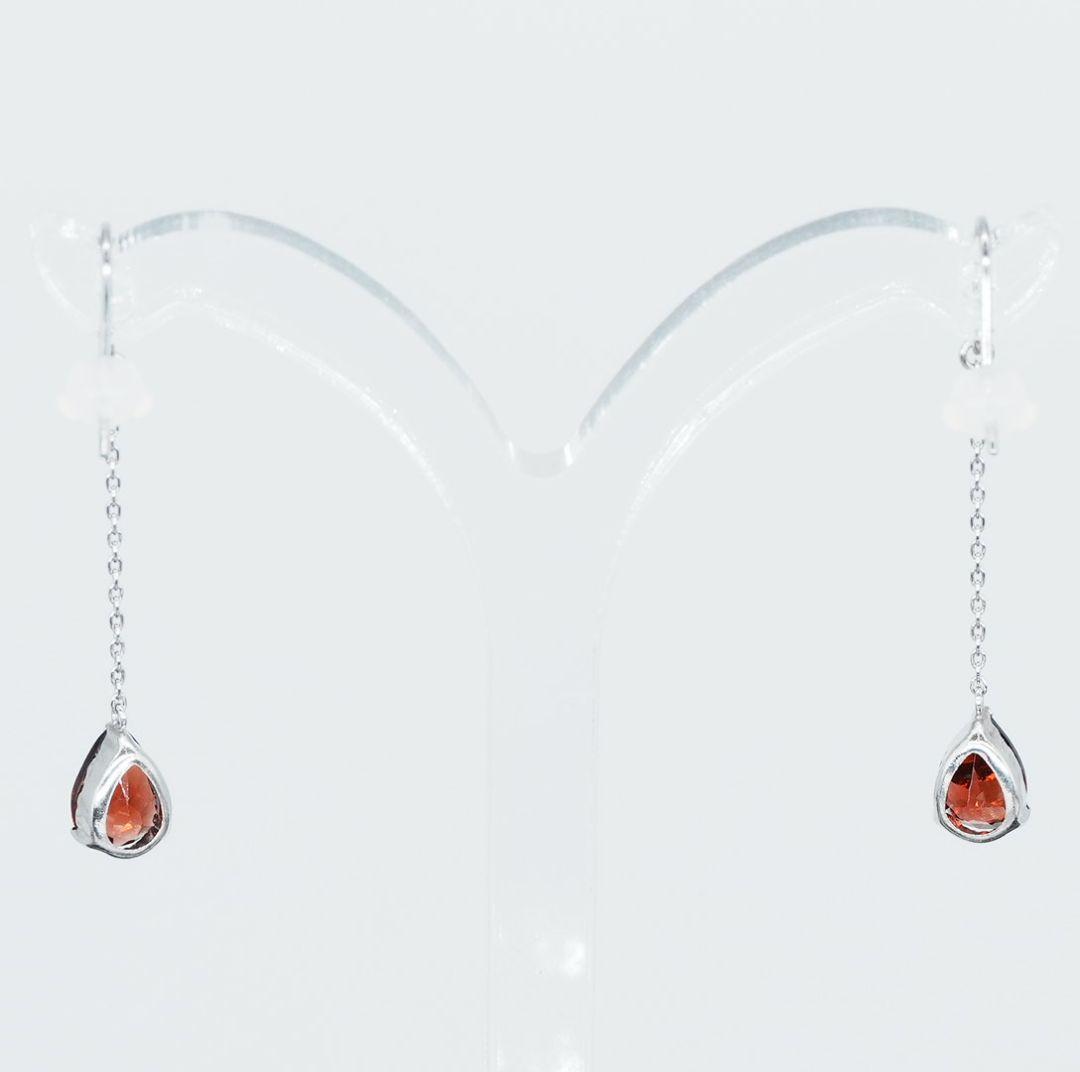 Pt900 ガーネット ピアス 雫型 揺れるデザイン プラチナ 赤石 上品