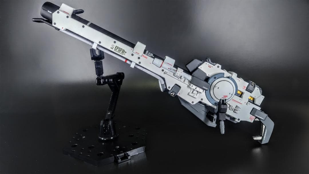 RG hi-νガンダム　全塗装　完成品　ハイパー・メガ・バズーカ・ランチャー