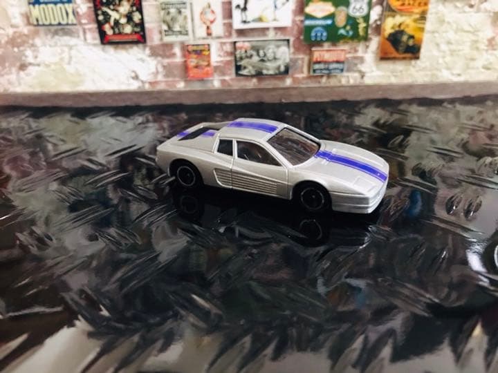 トミカ　テスタロッサ