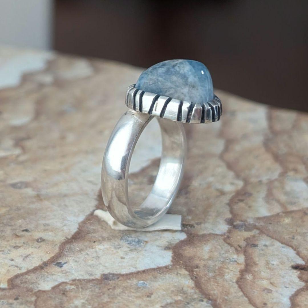 Full-Moon様　ハンドメイドの糸魚川翡翠リング　入りコン沢