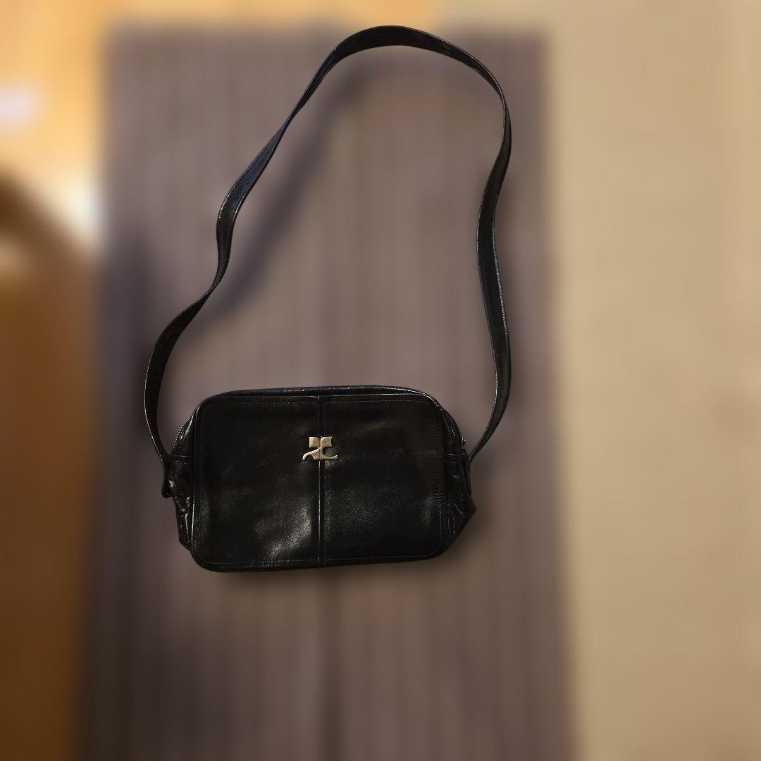 お洒落最終値下ですCute❗男女可❗courregesフランス製本革ショルダー黒