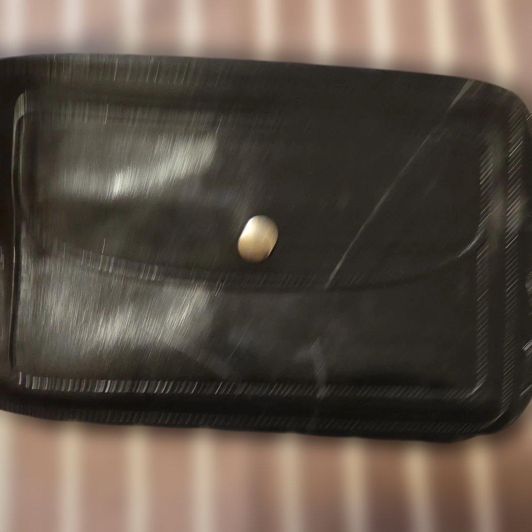 お洒落最終値下ですCute❗男女可❗courregesフランス製本革ショルダー黒