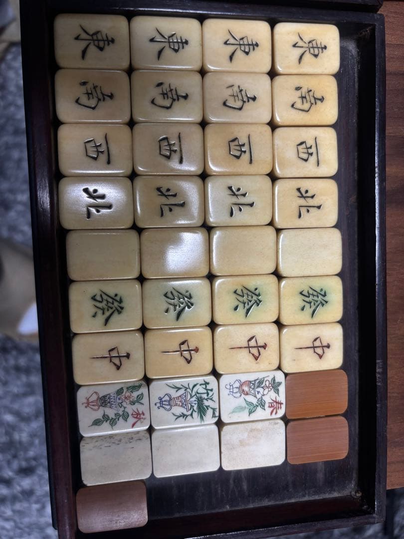 本場中国製80年前の上質な鹿の骨材と竹材の麻雀セット唐木箱付き全牌完備　送料無料