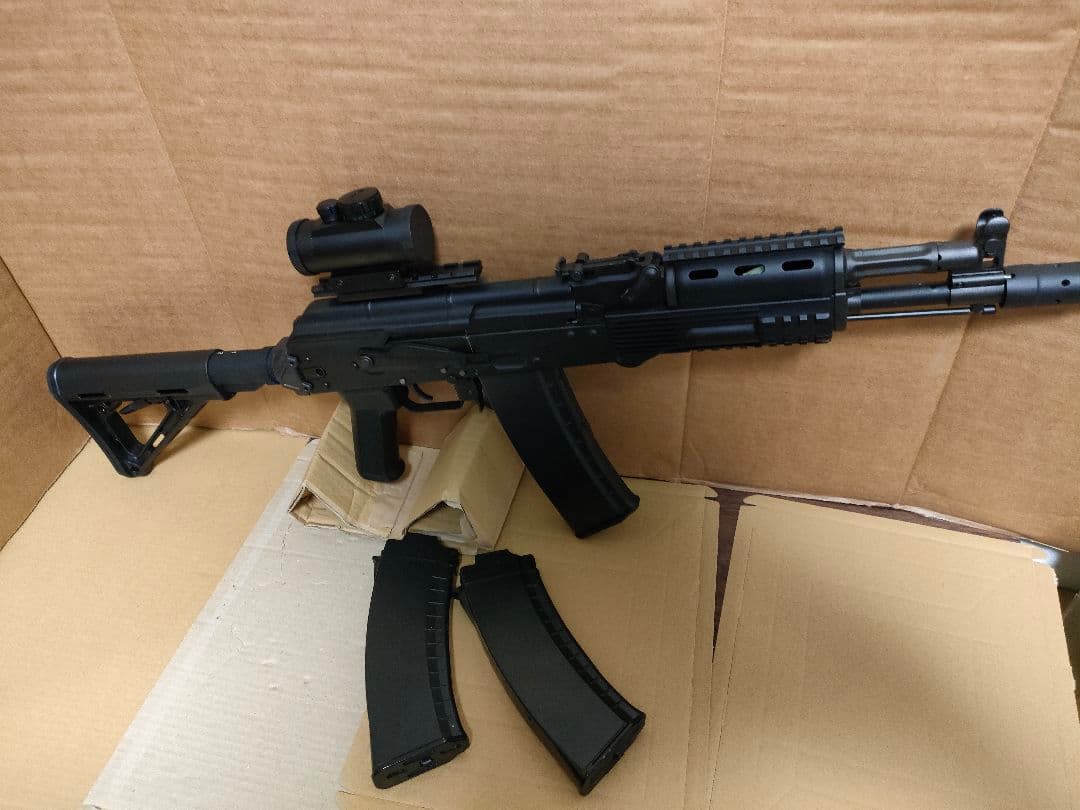 ぱ*こ様 東京マルイ　次世代電動ガン　AK74