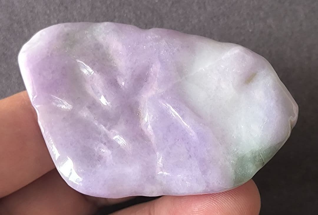 ミャンマー産ラベンダー本翡翠のルース①