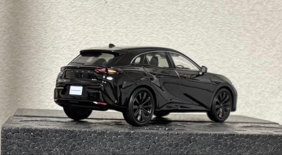 けい！1／30ミニカー。トヨタ非売品。クラウンスポーツ。