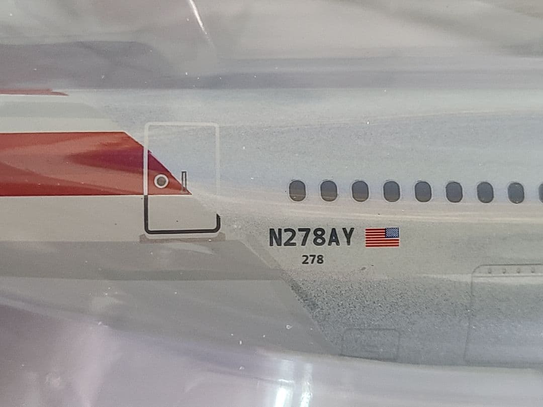 エアバス A330-300 アメリカン航空 (ギア/スタンド付属) 1/200