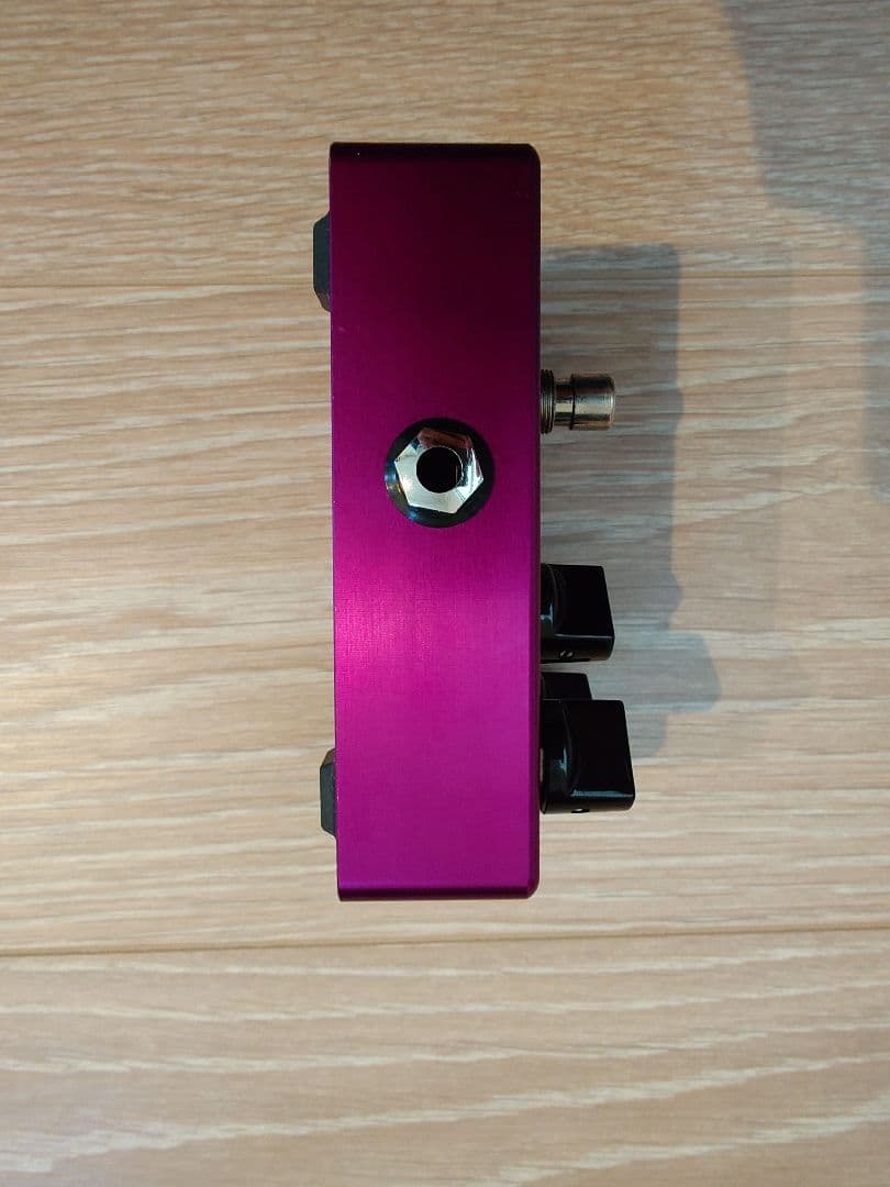 Suhr Riot ディストーションペダル