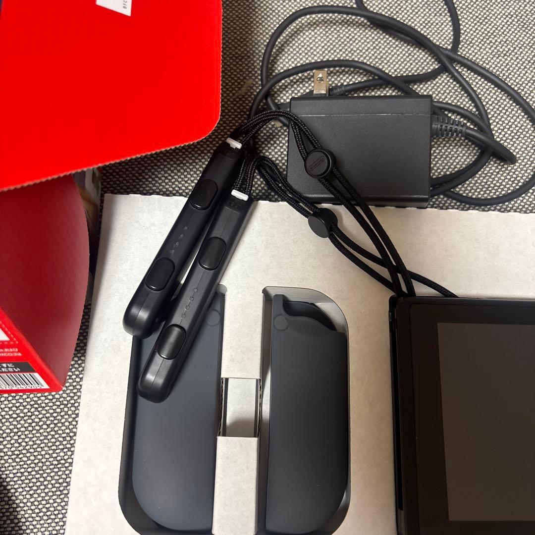 Nintendo Switch 本体　ブラック　グレー　コントローラー