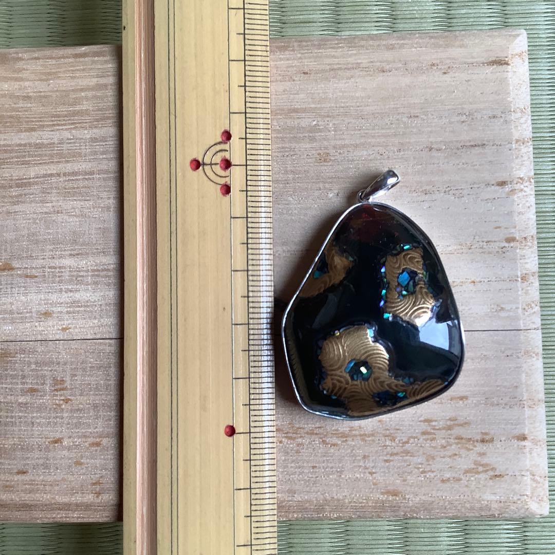 Ø*様 伝統工芸　K18WG刻印あり　蒔絵ペンダントトップ