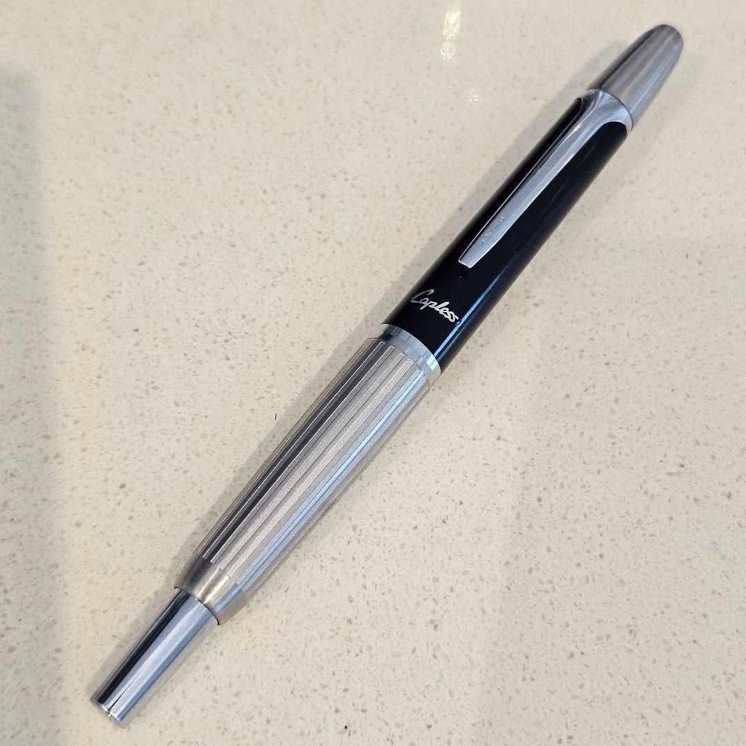 PILOT キャップレス ストライプ 蝕刻 14K ヴィンテージ万年筆