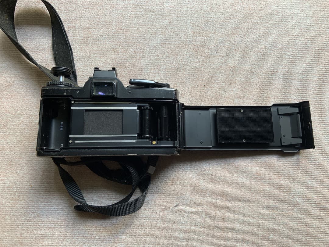 OLYMPUS OM-4 Ti 一眼レフカメラ　チタン