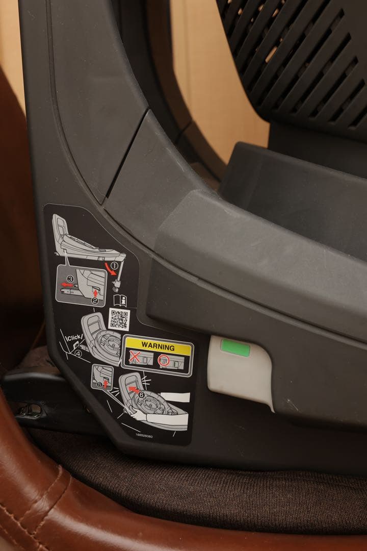 【週末値下げ25,000円より】コンビ　THE S ザエス　チャイルドシート