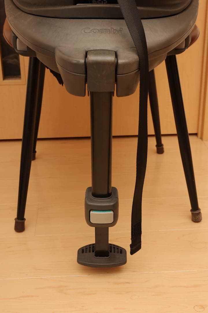 【週末値下げ25,000円より】コンビ　THE S ザエス　チャイルドシート