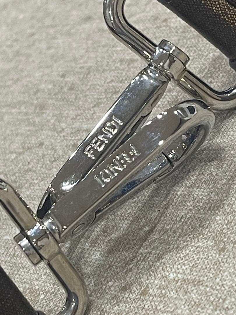 ららFENDI フェンディ　ストラップユー　ズッカ