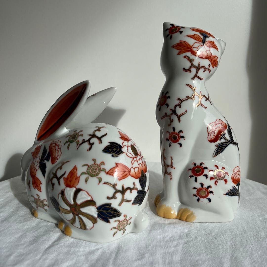 まみ　伊万里　磁器製　ねこ　置物　猫　縁起物　座り猫　陶磁器