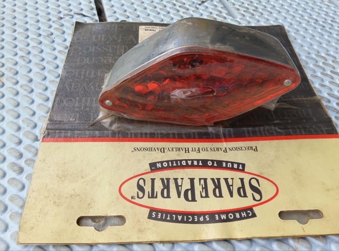 ダイアモンドスタイル　テールランプ　ハーレー　チョッパー　スーパーパーツ製