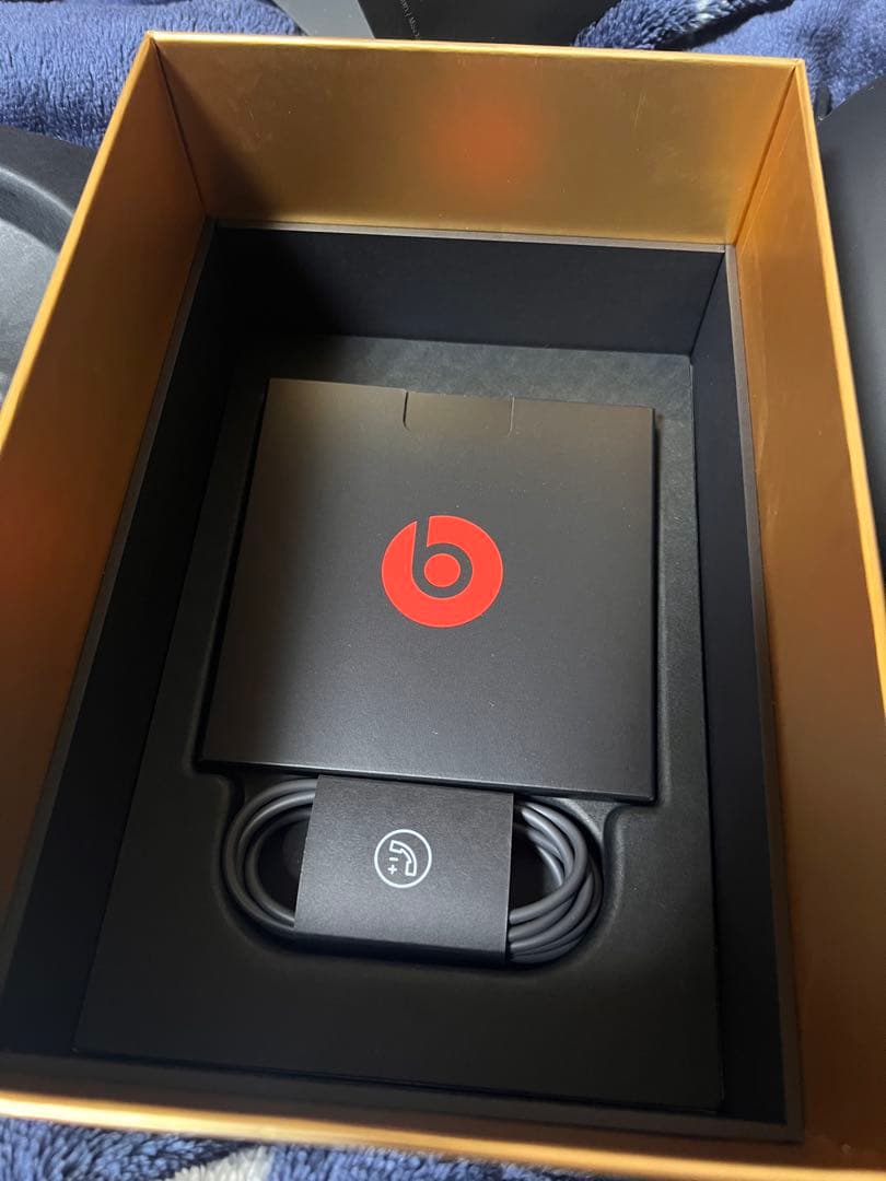 Beats Studio3 Wireless ヘッドフォン　シャドーグレー