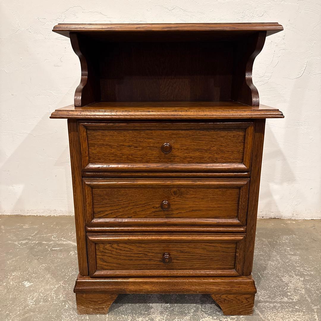 ビンテージ　木製サイドテーブル　3段チェスト　ベッドサイドテーブル