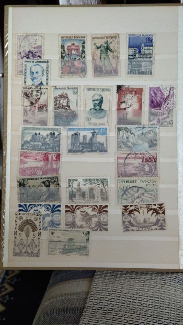 主にフランスの使用済み切手