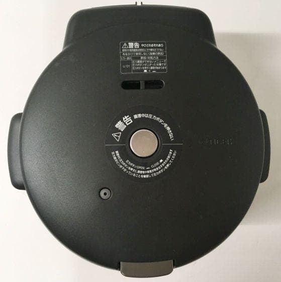 【美品】 2023年製 タイガー 電気圧力鍋　 COK-A220 マットブラック