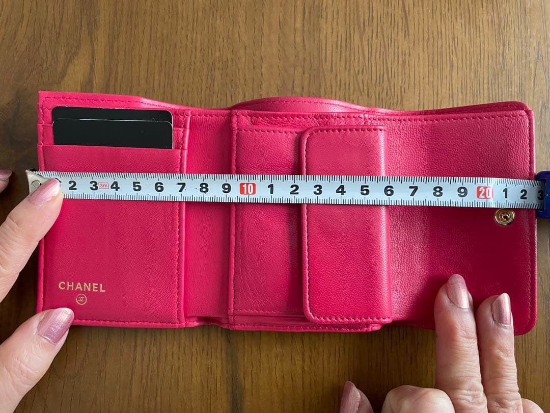 CHANEL ショッキングピンク 三つ折り財布