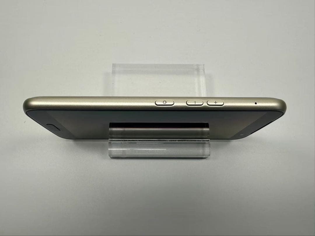 極美品 NTT docomo らくらくスマートフォン F-53E ゴールド