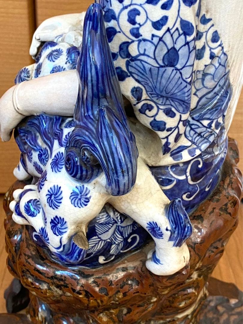 中国美術 職人手作リ陶製青茶獅子觀音像緣起物 榴木台付 高47cm X 23cm