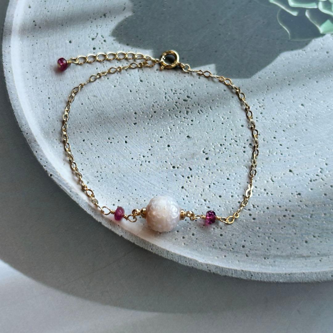 【可憐な花々】あこや真珠カービングパールとピンクトルマリンのブレスレット