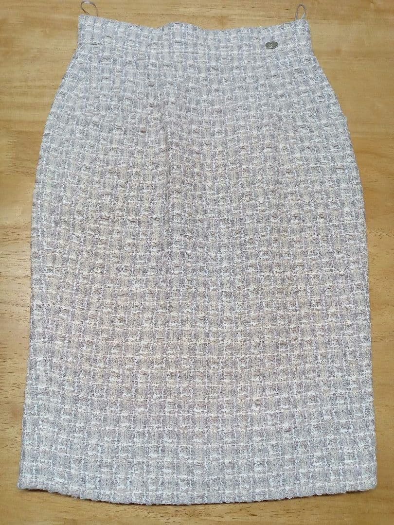 バズ　シャネルスカート