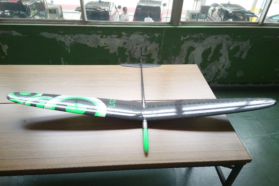 ハンドランチ グライダー 「FLITZ 2」