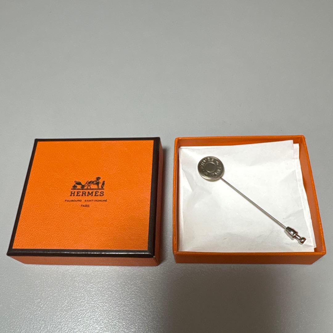 HERMES セリエ　ピンブローチ