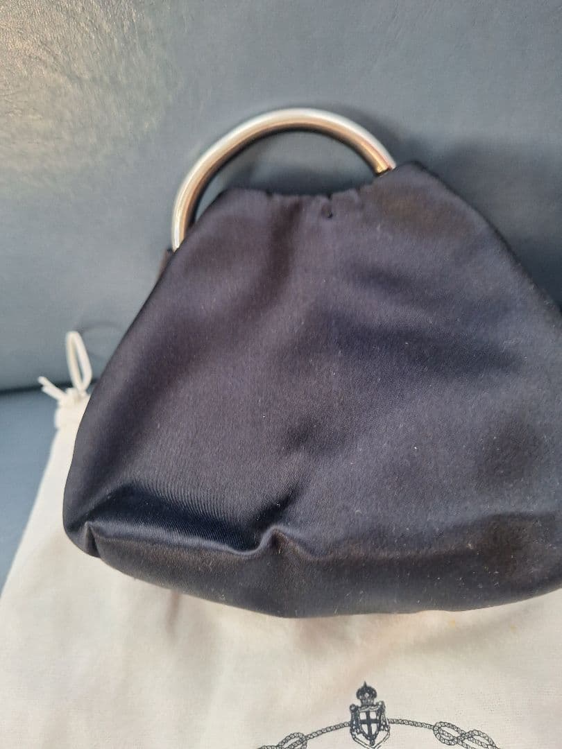 美品 シルクPRADA 黒 リングハンドル パーティーバッグ