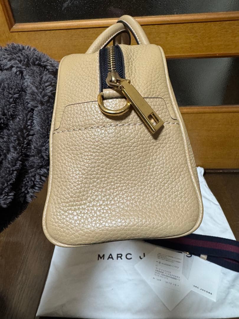 MARC JACOBS ベージュ レザー ショルダーバッグ