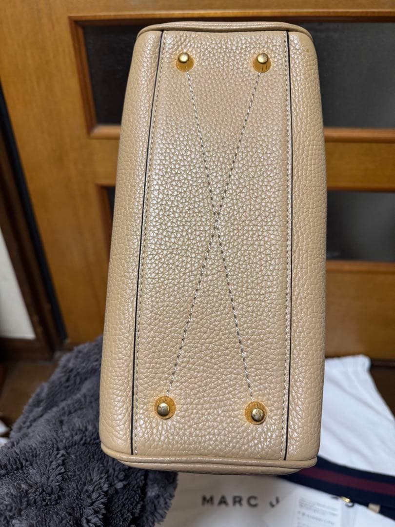 MARC JACOBS ベージュ レザー ショルダーバッグ
