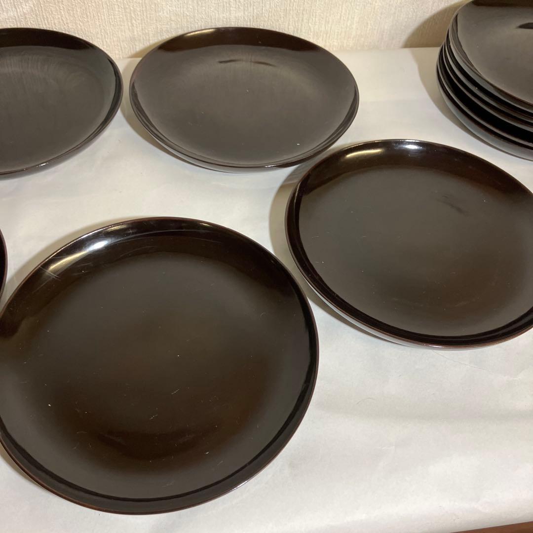 骨董木製漆塗り菓子盆１５枚（直径１７．５㌢、高さ２㌢、重さ９２㌘）