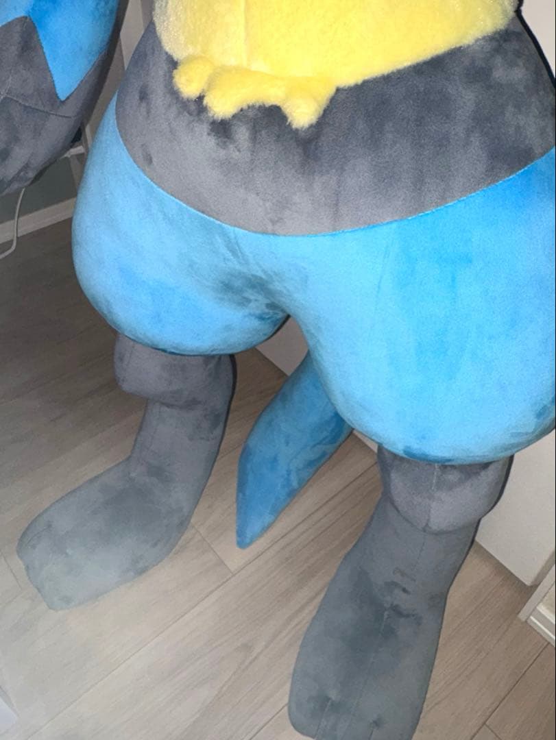 等身大ルカリオ ぬいぐるみ タグ付き