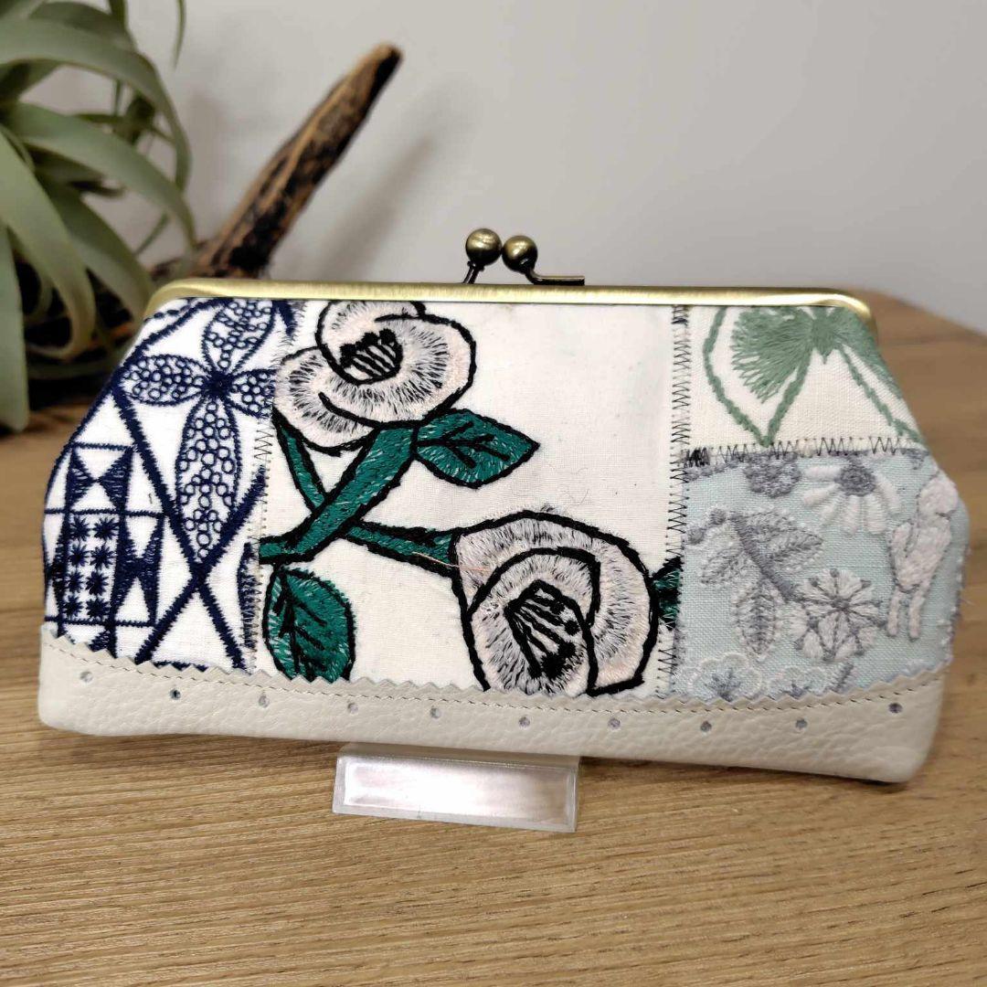 月*陽様 ミナペルホネン/swing camellia/skyflower/がま