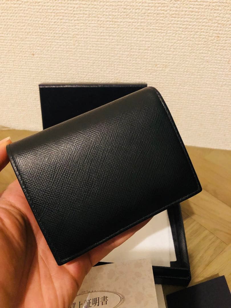 PRADA サフィアーノレザー 二つ折り財布 (ICチップ(RFID)搭載)