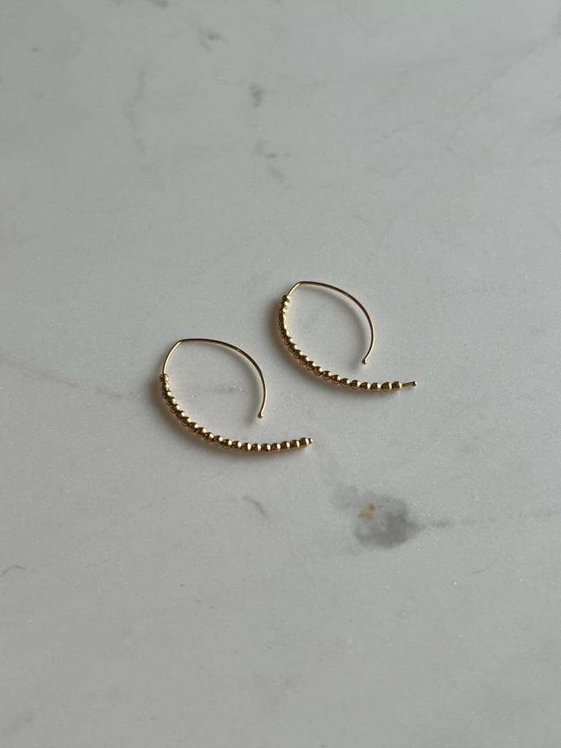 Mizuki バナナフープ ピアス