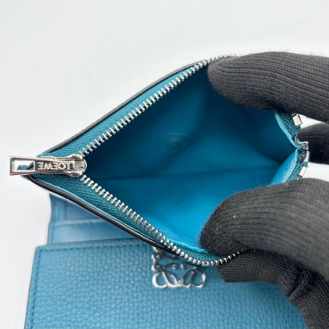 外新品同様 ロエベ トライフォールド ウォレット アナグラム 三つ折り財布 青