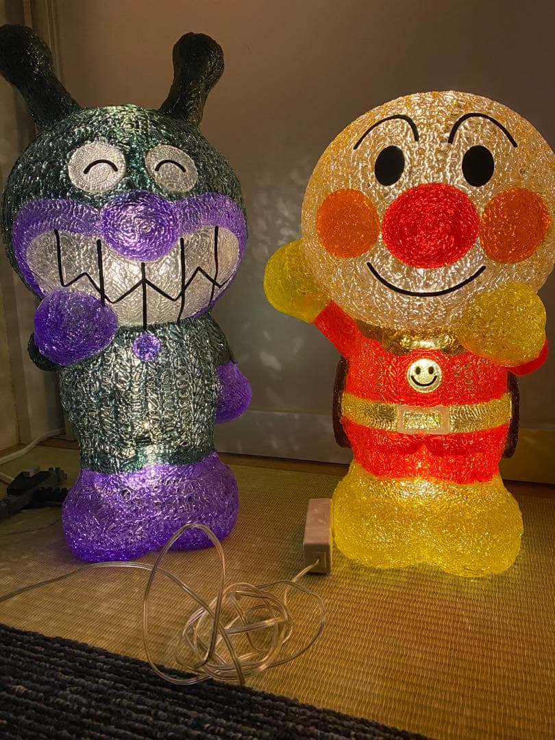 アンパンマン、バイキンマン　置物