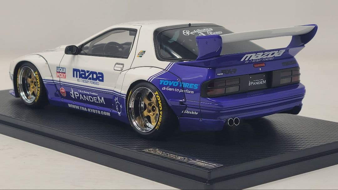 ミニカー 1/18 PANDEM RX-7 (FC3S)